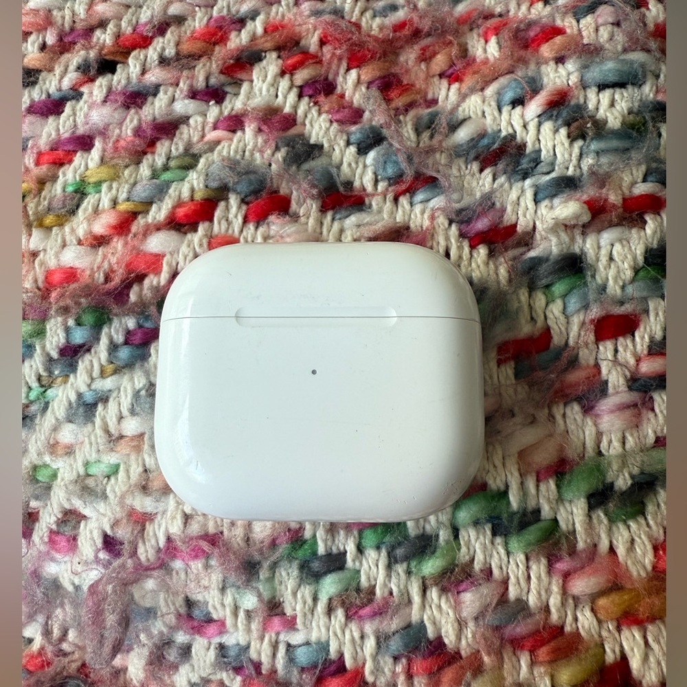 Apple White Earbud Headphones